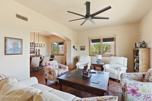 929 N Leutea Drive, Tucson, AZ 85745