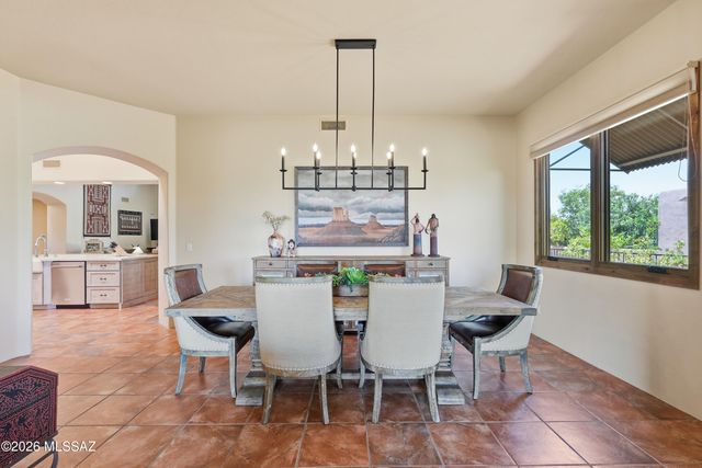 929 N Leutea Drive, Tucson, AZ 85745