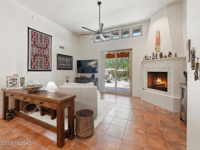929 N Leutea Drive, Tucson, AZ 85745