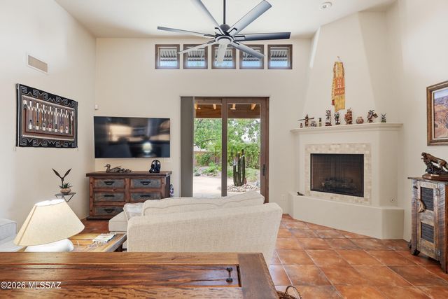 929 N Leutea Drive, Tucson, AZ 85745
