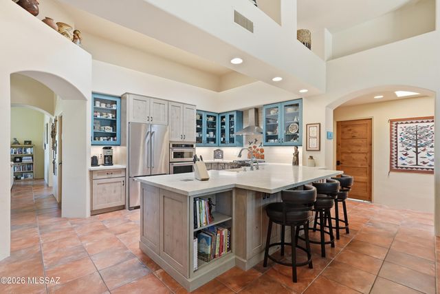 929 N Leutea Drive, Tucson, AZ 85745