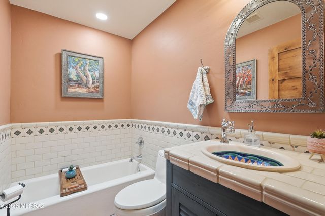 929 N Leutea Drive, Tucson, AZ 85745