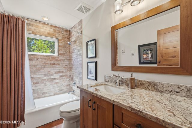 929 N Leutea Drive, Tucson, AZ 85745
