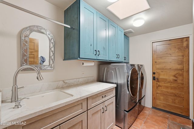 929 N Leutea Drive, Tucson, AZ 85745