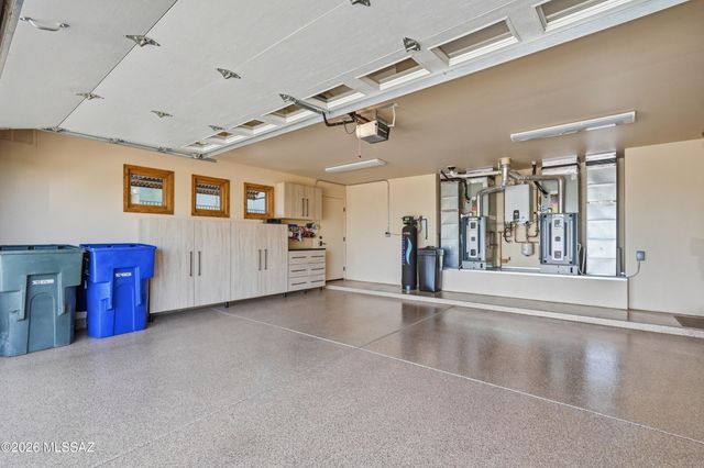 929 N Leutea Drive, Tucson, AZ 85745