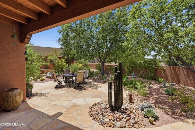 929 N Leutea Drive, Tucson, AZ 85745
