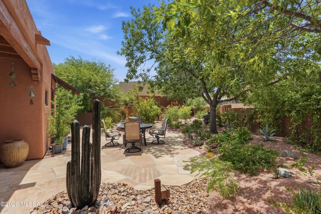 929 N Leutea Drive, Tucson, AZ 85745