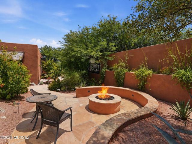 929 N Leutea Drive, Tucson, AZ 85745