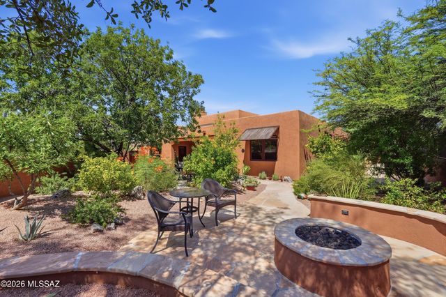 929 N Leutea Drive, Tucson, AZ 85745