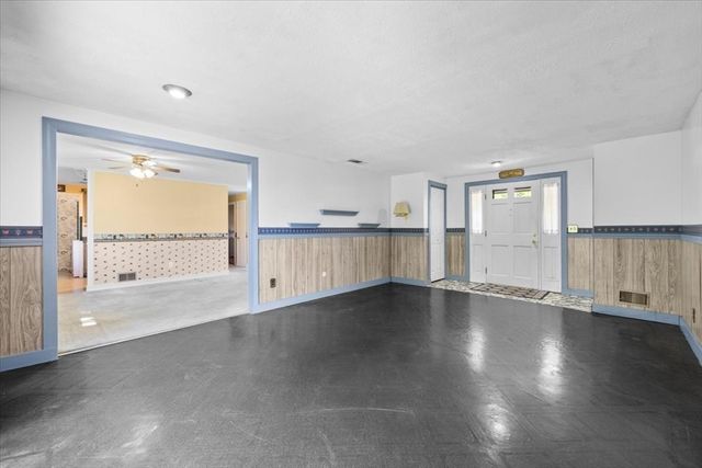 27 Nadine Rd, Brockton, MA 02302