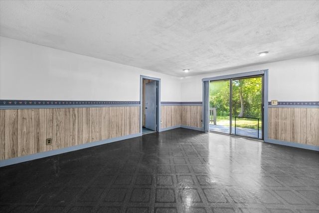 27 Nadine Rd, Brockton, MA 02302