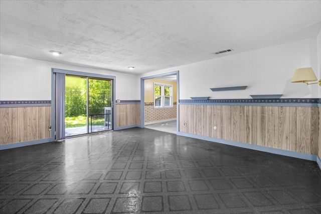 27 Nadine Rd, Brockton, MA 02302