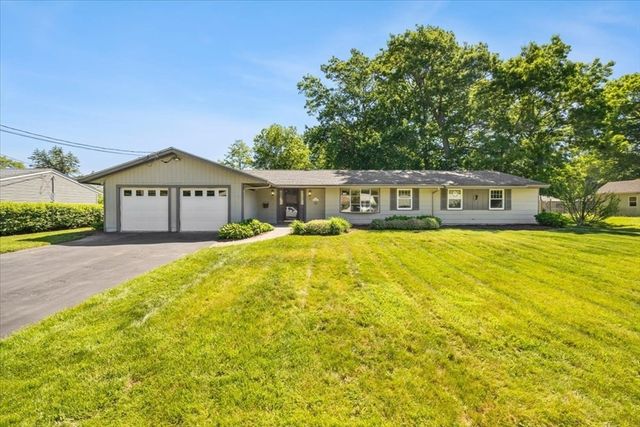 27 Nadine Rd, Brockton, MA 02302