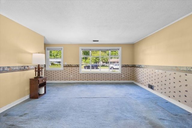 27 Nadine Rd, Brockton, MA 02302