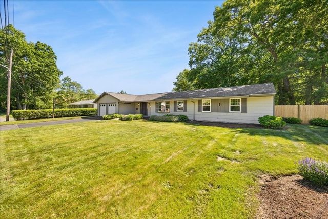 27 Nadine Rd, Brockton, MA 02302