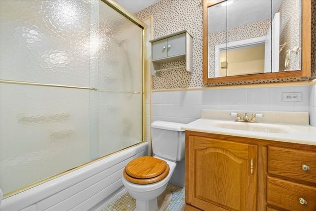27 Nadine Rd, Brockton, MA 02302