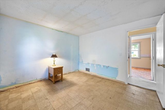 27 Nadine Rd, Brockton, MA 02302