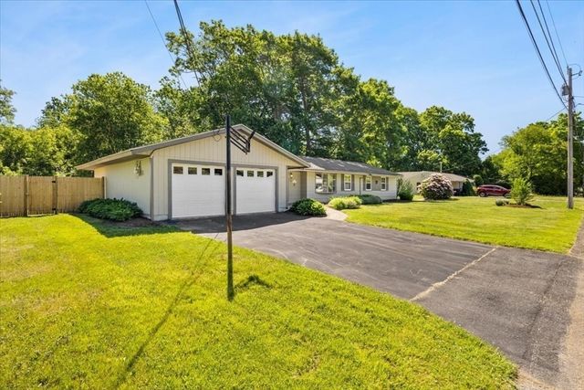27 Nadine Rd, Brockton, MA 02302