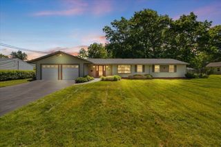 27 Nadine Rd, Brockton, MA 02302