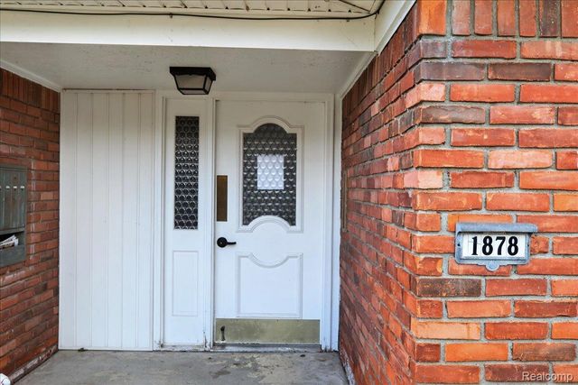 1878 Colonial Village Way 4, Waterford Charter Township, MI 48328