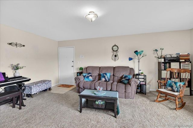 1878 Colonial Village Way 4, Waterford Charter Township, MI 48328