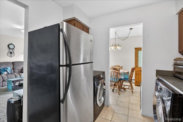 1878 Colonial Village Way 4, Waterford Charter Township, MI 48328