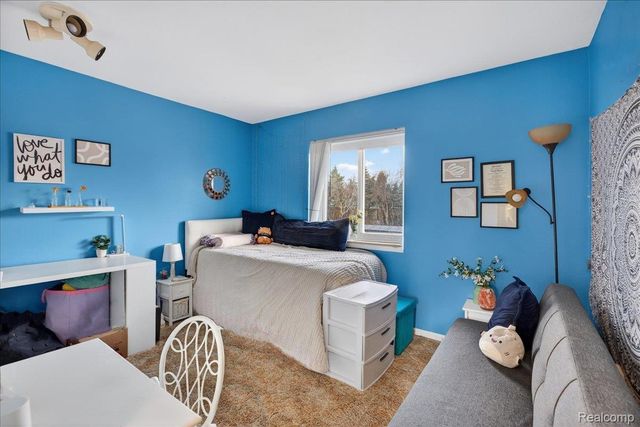 1878 Colonial Village Way 4, Waterford Charter Township, MI 48328