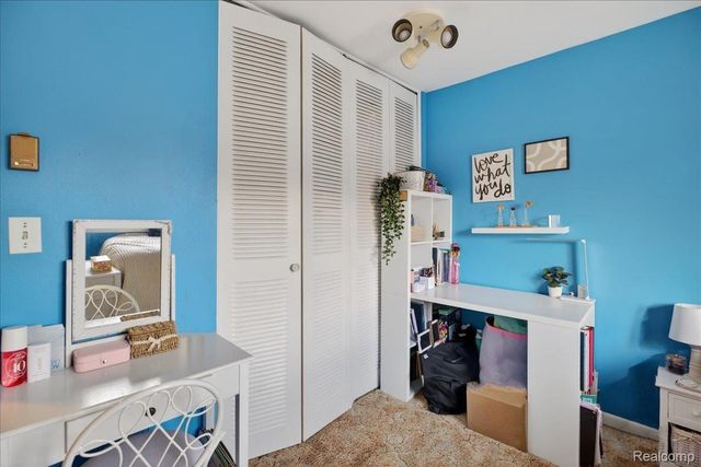 1878 Colonial Village Way 4, Waterford Charter Township, MI 48328