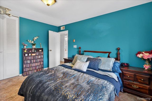 1878 Colonial Village Way 4, Waterford Charter Township, MI 48328