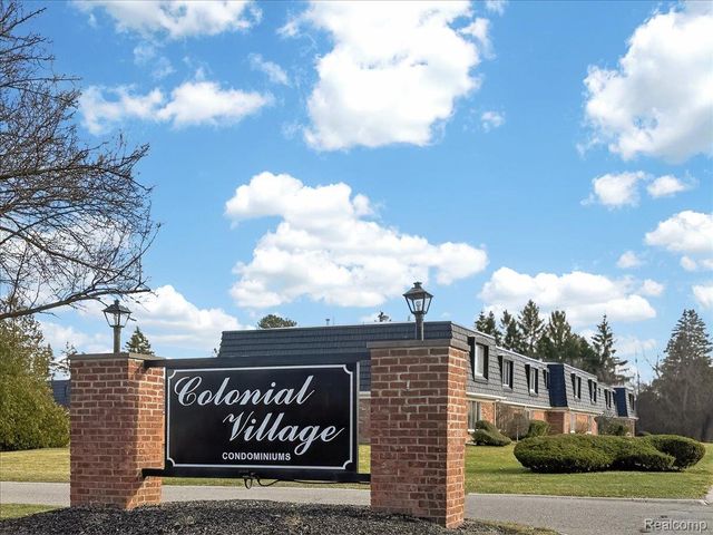 1878 Colonial Village Way 4, Waterford Charter Township, MI 48328