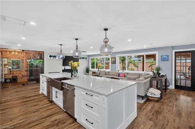 625 Sunnyside CT, Fort Myers, FL 33919