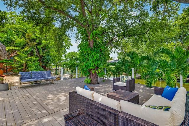 625 Sunnyside CT, Fort Myers, FL 33919