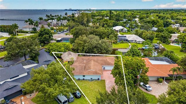 625 Sunnyside CT, Fort Myers, FL 33919