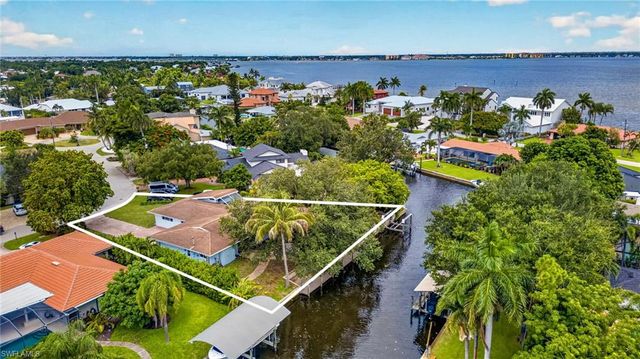 625 Sunnyside CT, Fort Myers, FL 33919