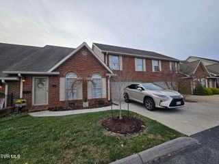 404 East Mountain View Road 204, Johnson City, TN 37601