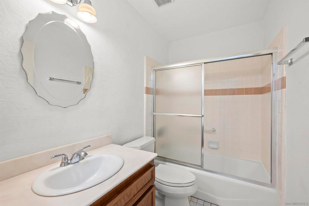 Image 18 of property listing at 6972 Camino Amero, San Diego, CA 92111