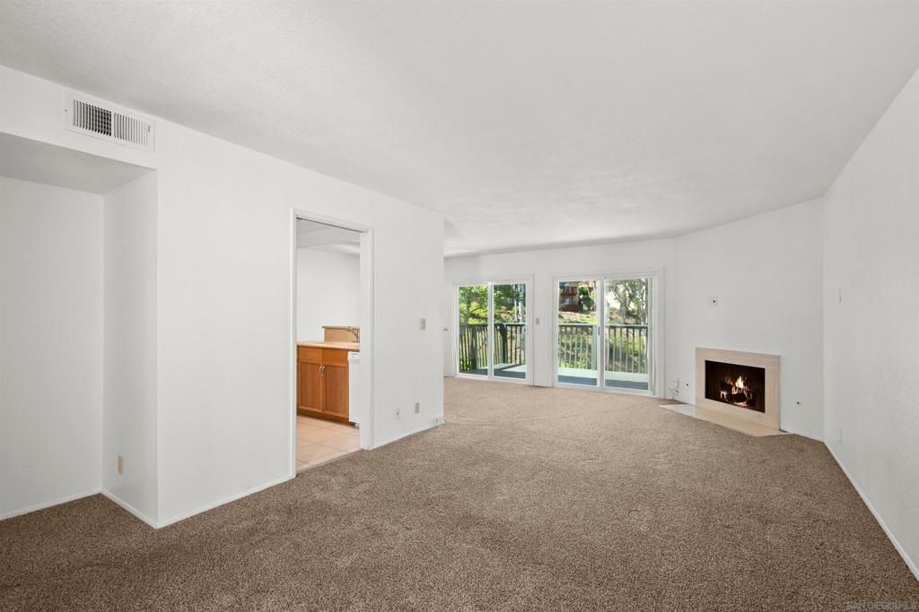 Image 2 of property listing at 6972 Camino Amero, San Diego, CA 92111