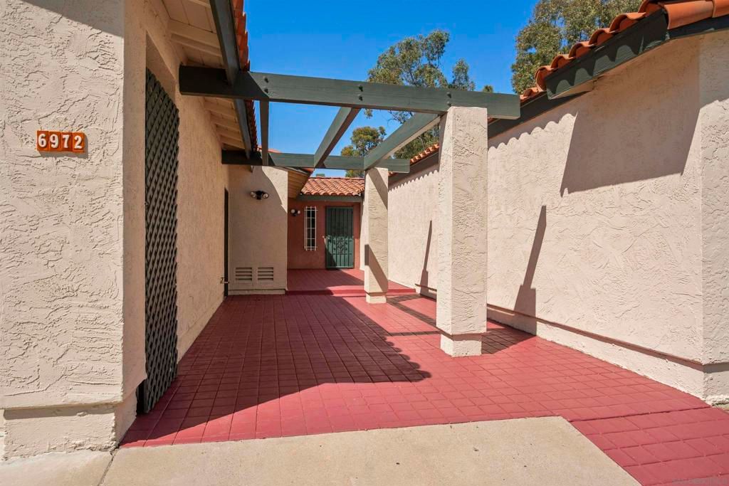 Image 4 of property listing at 6972 Camino Amero, San Diego, CA 92111