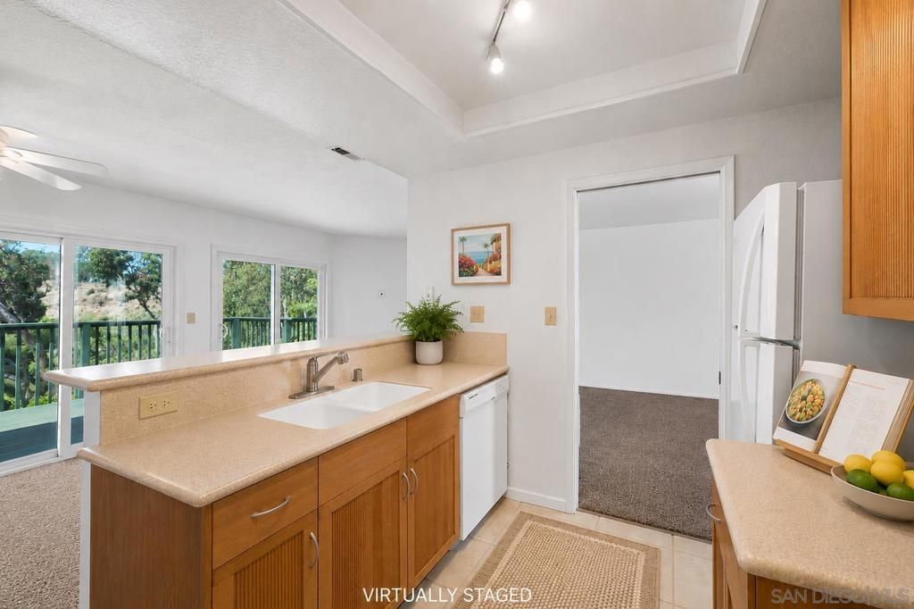 Image 8 of property listing at 6972 Camino Amero, San Diego, CA 92111