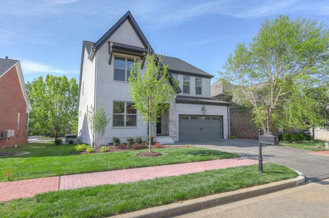 1087 Isaac Franklin Dr, Gallatin, TN 37066