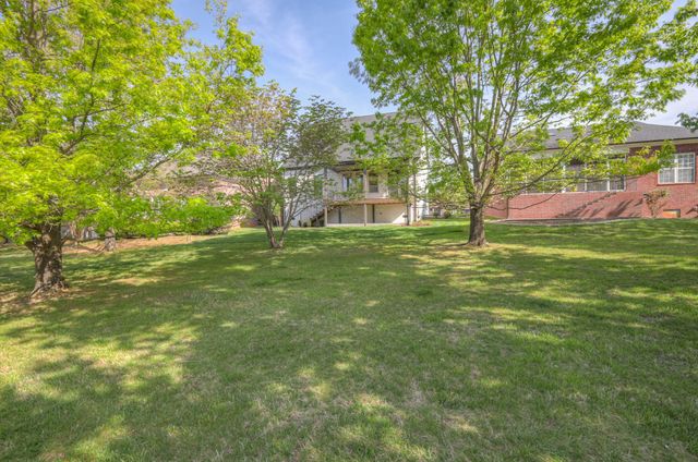 1087 Isaac Franklin Dr, Gallatin, TN 37066