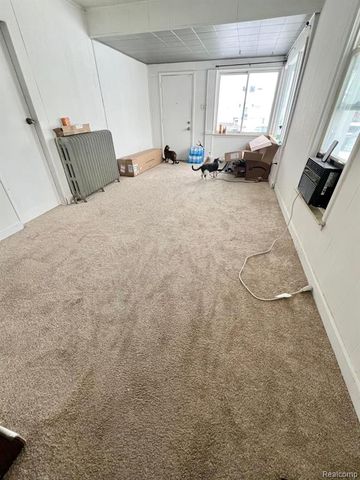 7252 Packard Avenue, Warren, MI 48091