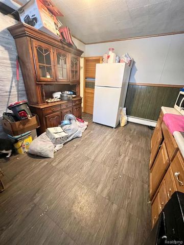 7252 Packard Avenue, Warren, MI 48091