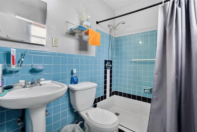 7100 NW 1st Terrace, Miami, FL 33126