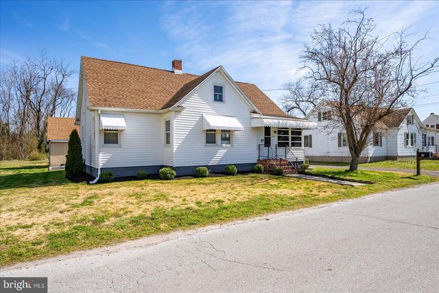 411 E WALNUT ST, Hebron, MD 21830