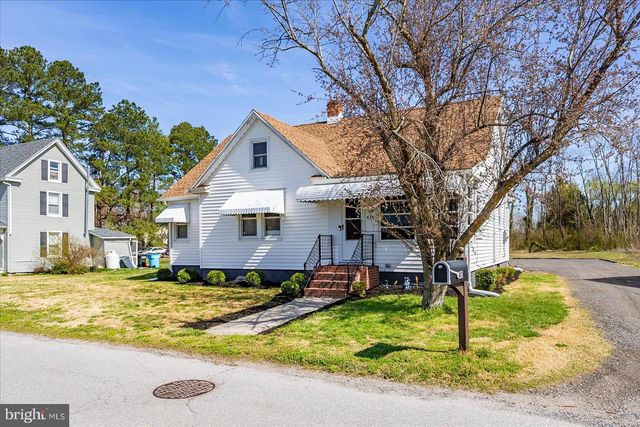 411 E WALNUT ST, Hebron, MD 21830