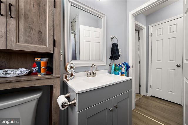 411 E WALNUT ST, Hebron, MD 21830