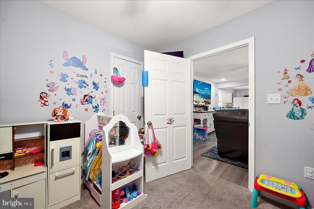 411 E WALNUT ST, Hebron, MD 21830