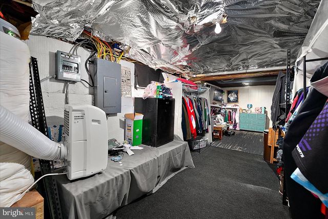 411 E WALNUT ST, Hebron, MD 21830