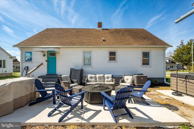 411 E WALNUT ST, Hebron, MD 21830